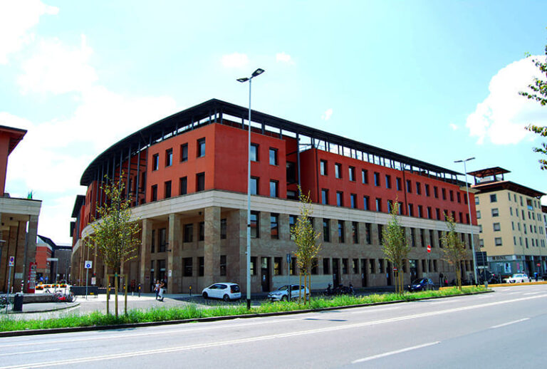 Medicina, Firenze lancia il ‘salvagente’: tutor, esami extra e nuovi posti per chi resta fuori