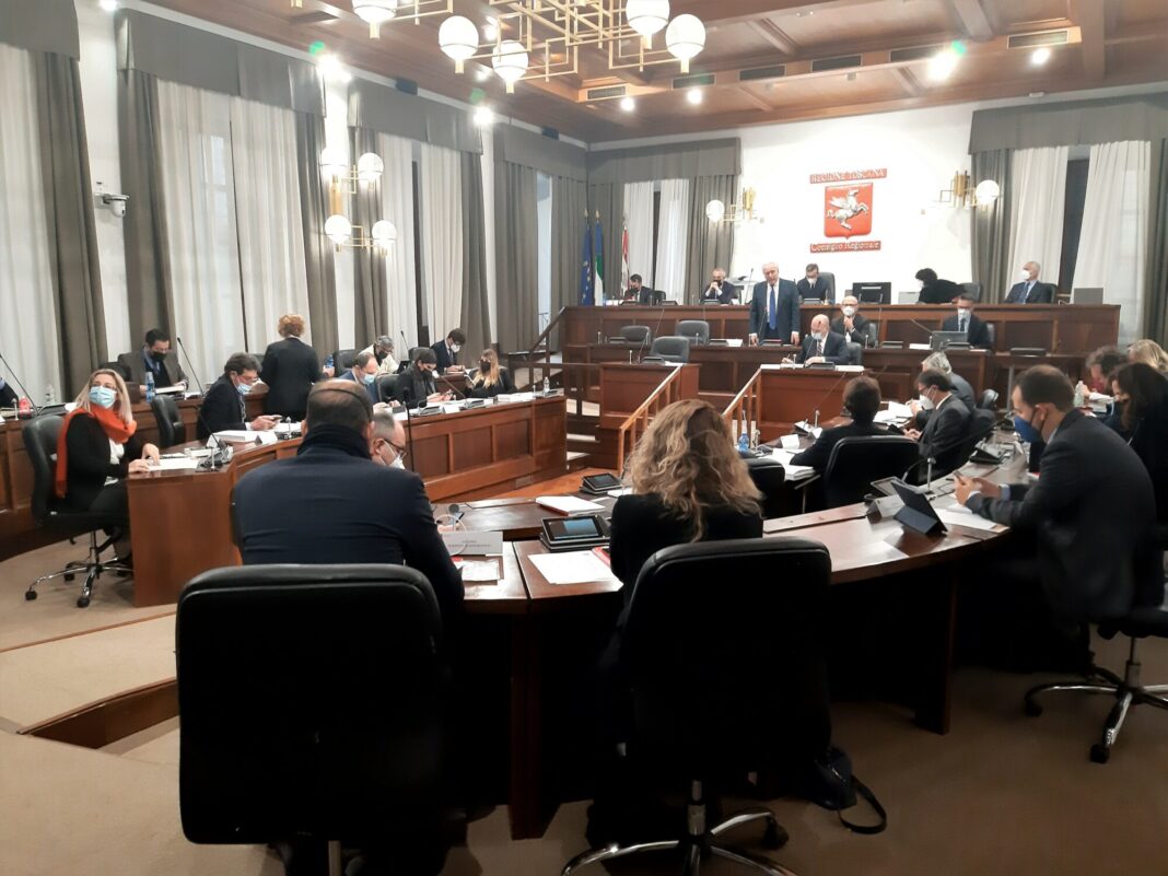Stress termico sul lavoro, la Toscana approva legge tutela