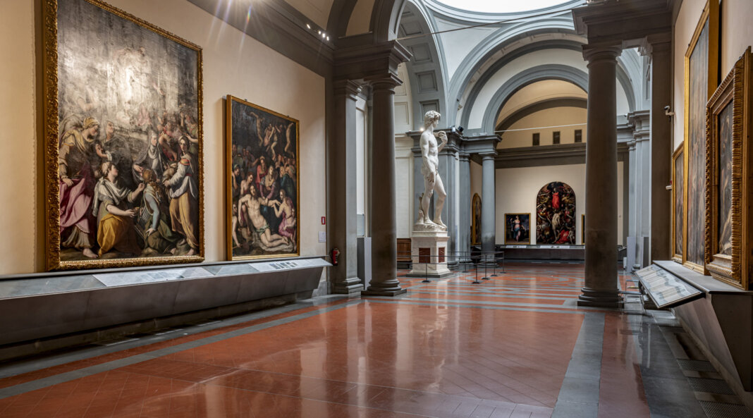 Galleria Accademia con biglietto digitale, al museo con QR Code
