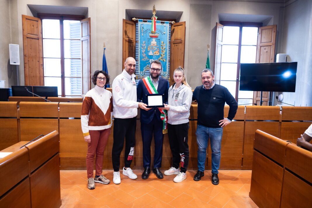 Consegnata in consiglio comunale la targa per la vittoria della Coppa Italia di A2 all'Use Scotti Rosa