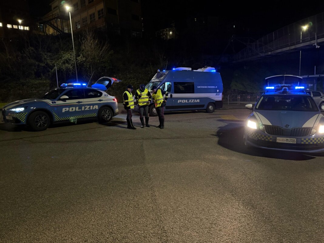 Con la droga anche negli slip: due denunce dopo il controllo della Polstrada