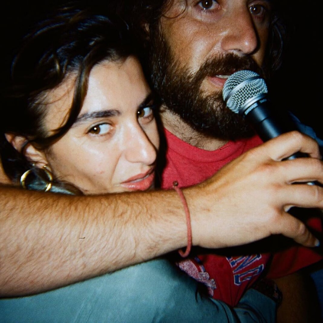 Tommaso Paradiso e la compagna