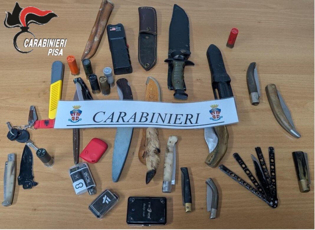 Rapine ai danni di minorenni da una parte di una baby gang, cinque arresti a Pisa