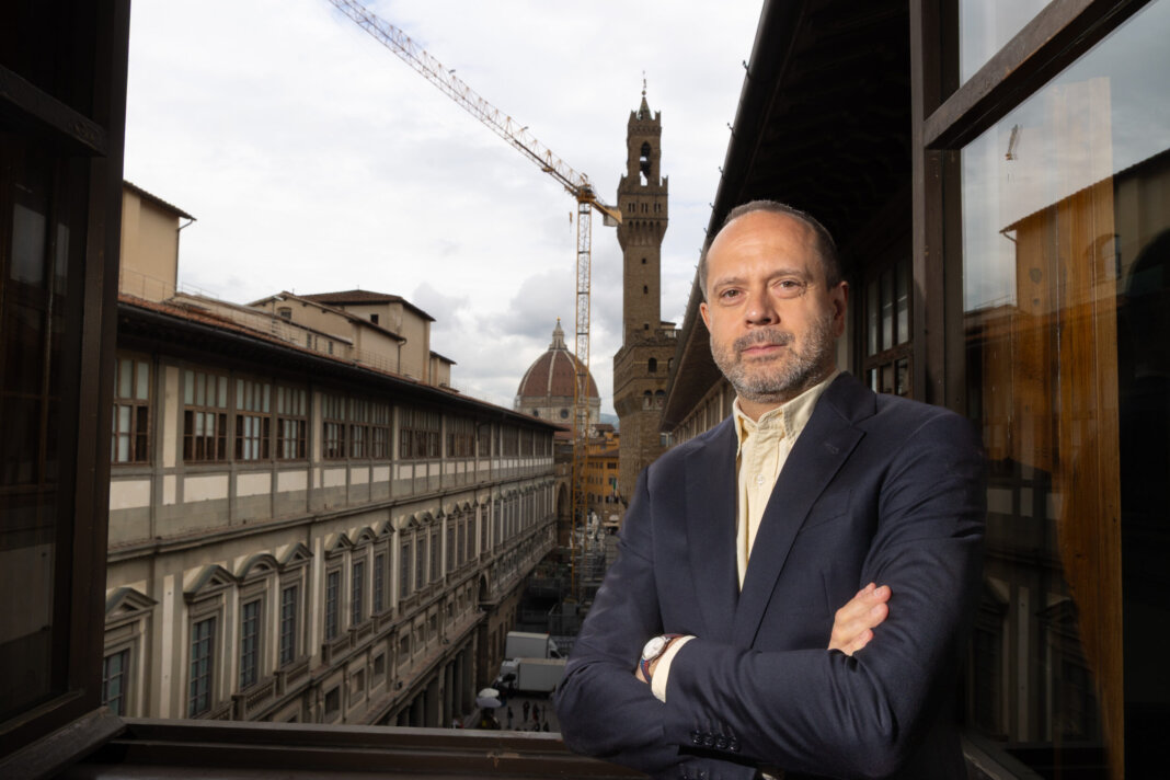 Sei giorni per rimuovere la maxi gru del cantiere degli Uffizi: il 21 la festa con il ministro Giuli