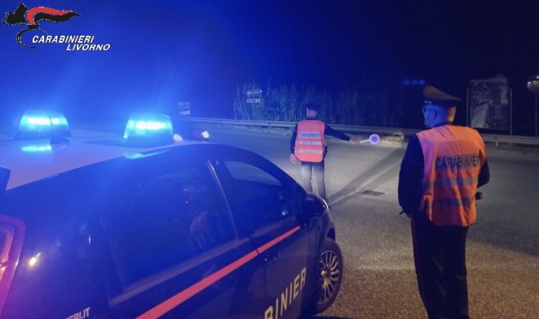 Insegue il rivale dopo una lite e lo accoltella al polso: arrestato