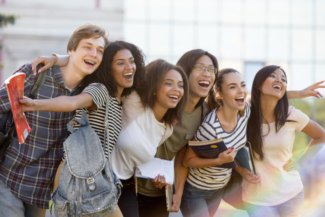 Gli adolescenti toscani leggono più dei loro coetanei italiani e partecipano con maggiore frequenza ad attività culturali