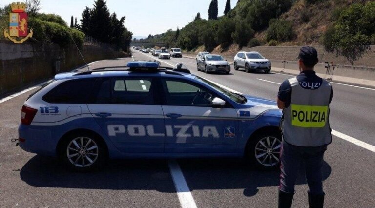 Folle fuga fra le auto finisce con un incidente: in carcere il conducente